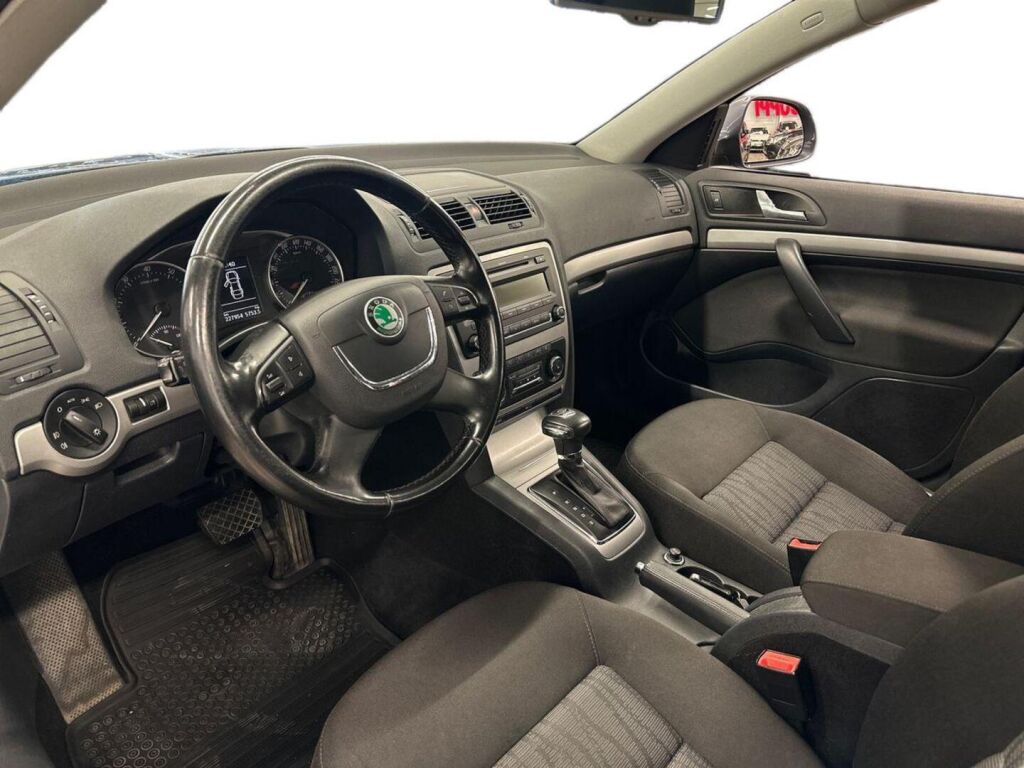 Skoda Octavia 2012 Harmaa
