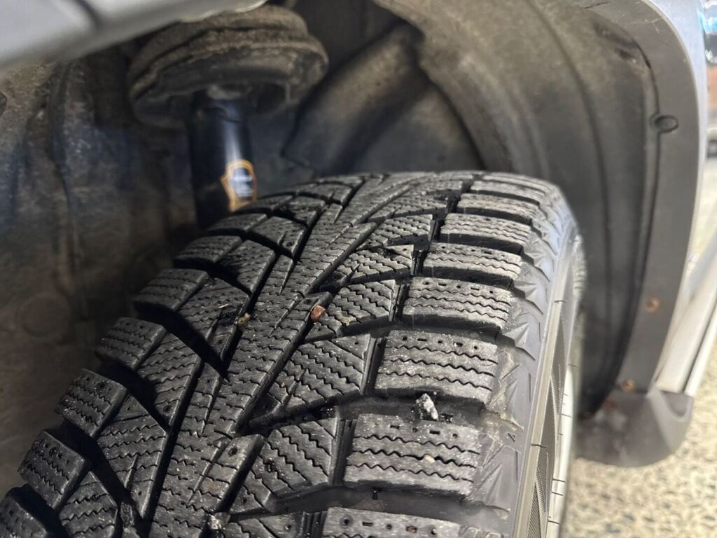 Kia Sorento 2010 Musta