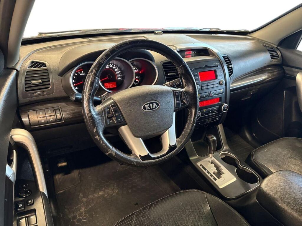 Kia Sorento 2010 Musta