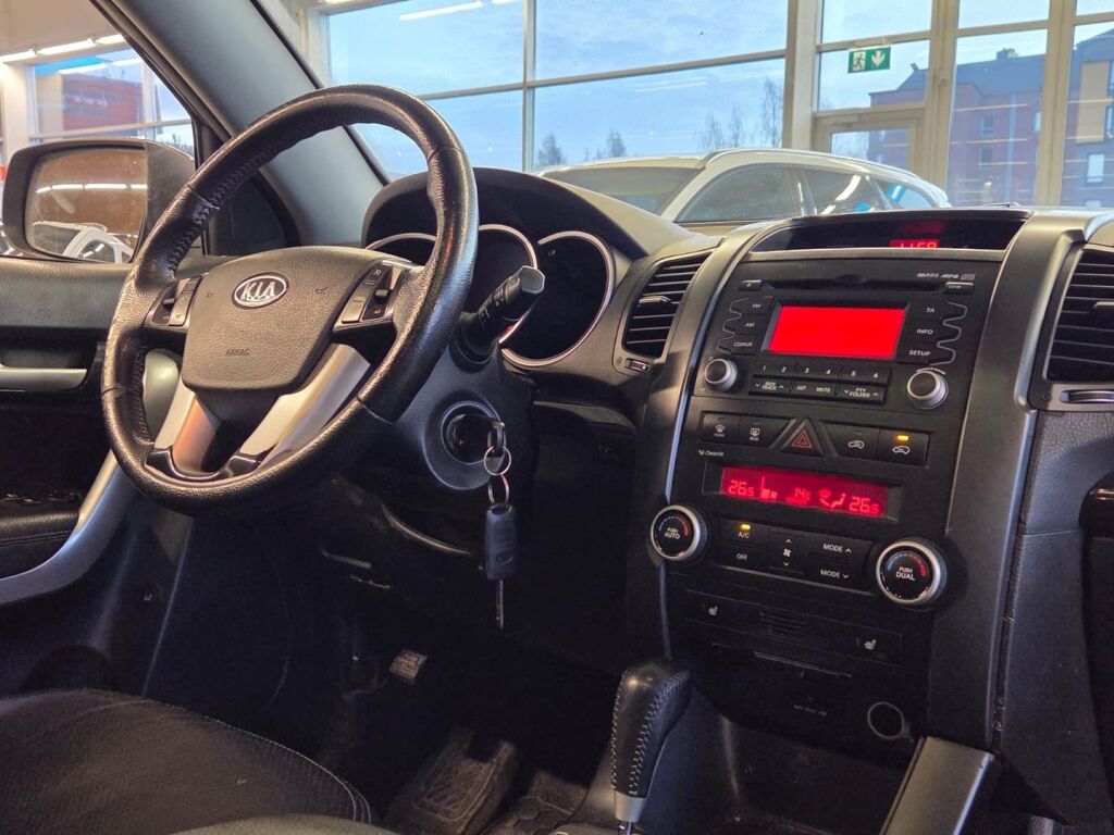 Kia Sorento 2010 Musta