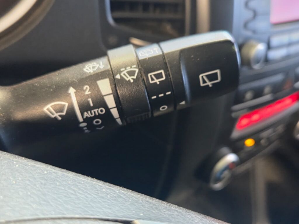 Kia Sorento 2010 Musta