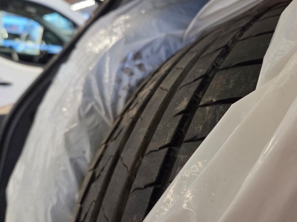 Kia Sorento 2010 Musta