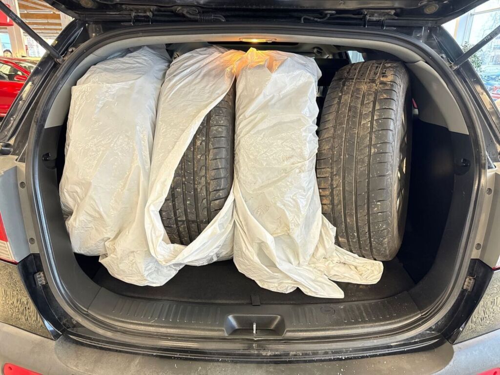 Kia Sorento 2010 Musta