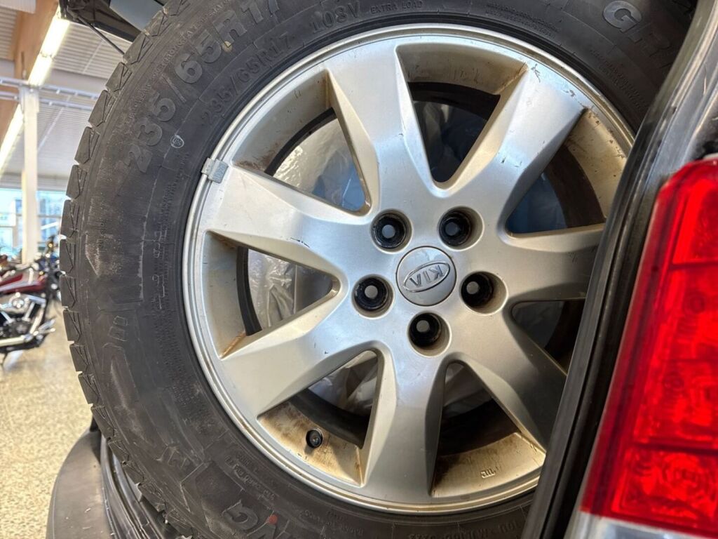 Kia Sorento 2010 Musta