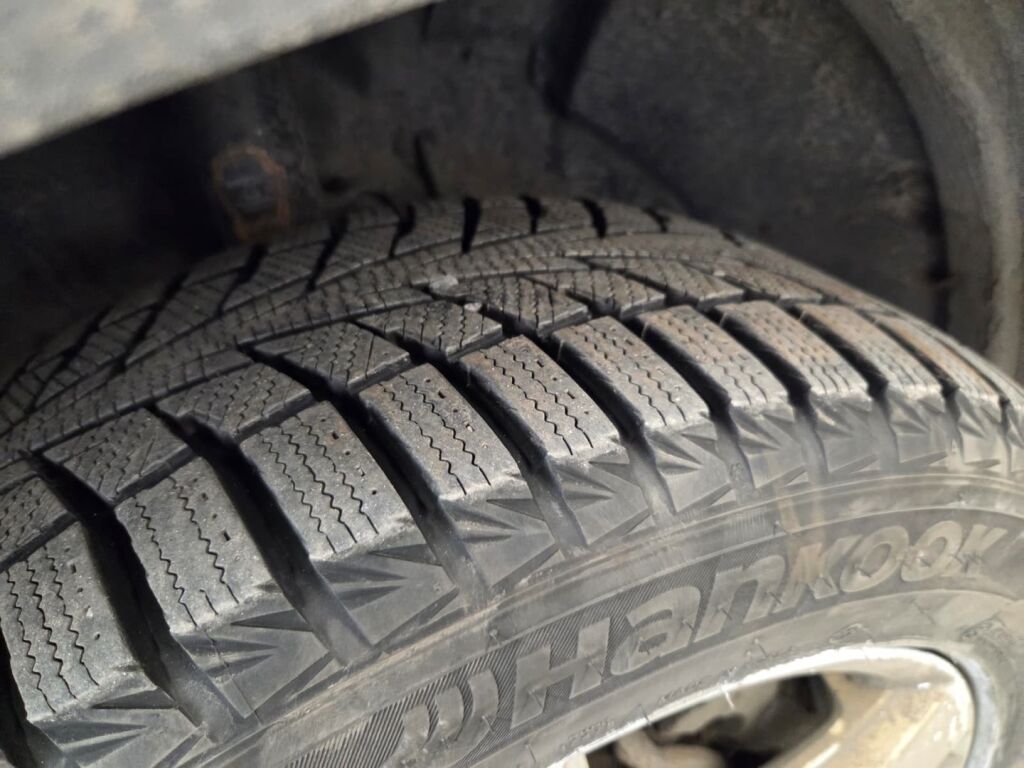 Kia Sorento 2010 Musta