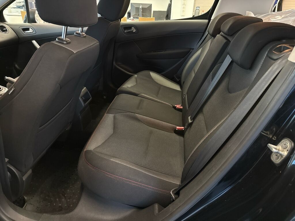 Peugeot 308 2013 Musta