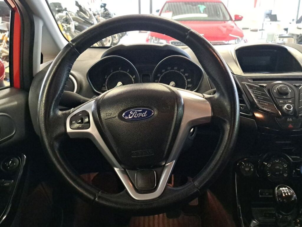 Ford Fiesta 2013 Punainen