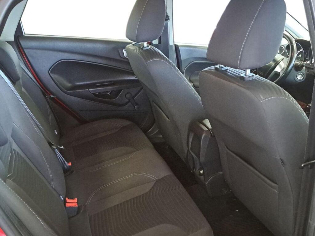 Ford Fiesta 2013 Punainen