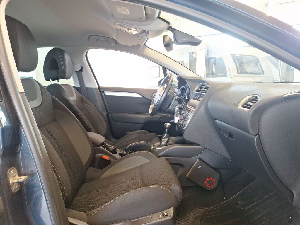 Citroen C4 2013 Sininen