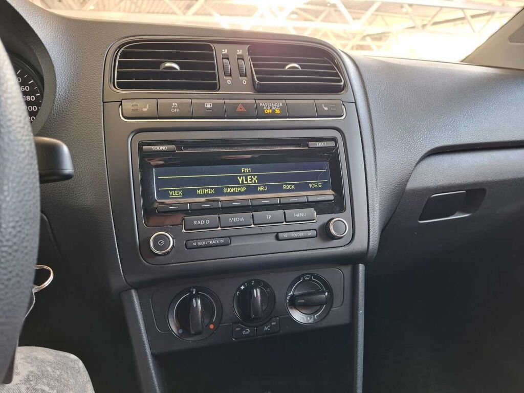 Volkswagen Polo 2013 Valkoinen