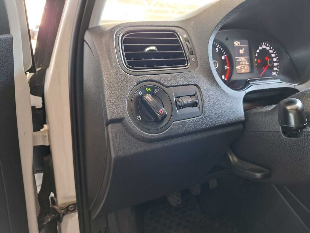 Volkswagen Polo 2013 Valkoinen