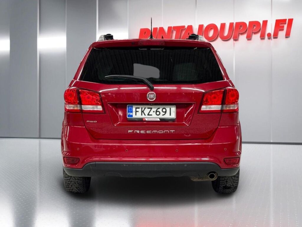 Fiat Freemont 2013 Punainen