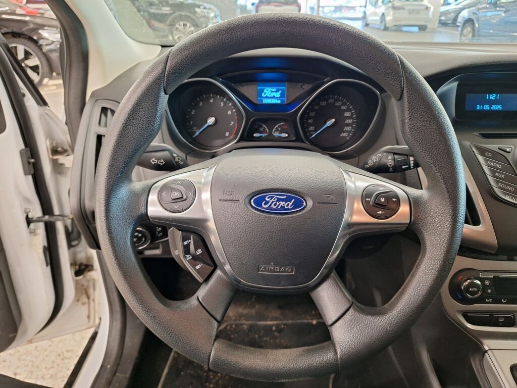Ford Focus 2013 Valkoinen