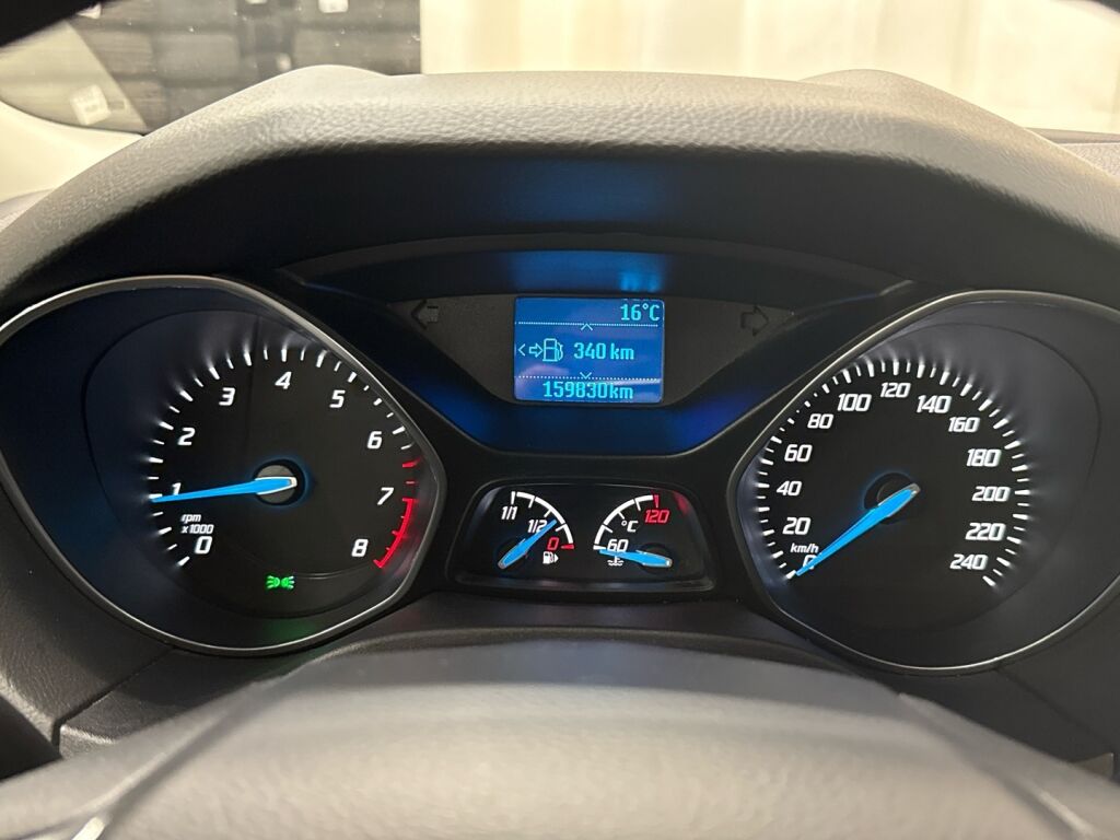 Ford Focus 2013 Valkoinen