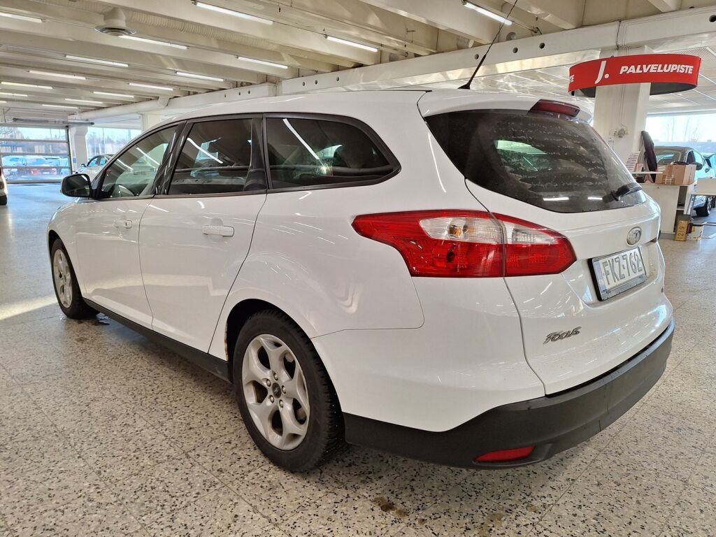 Ford Focus 2013 Valkoinen
