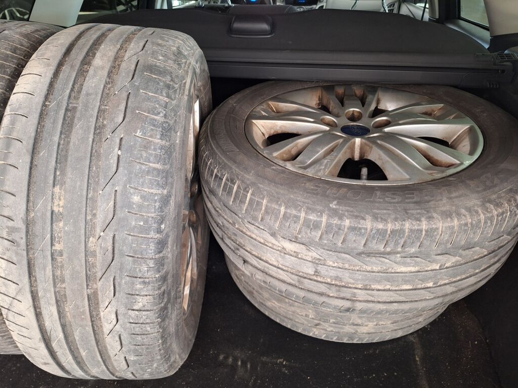 Ford Focus 2013 Valkoinen