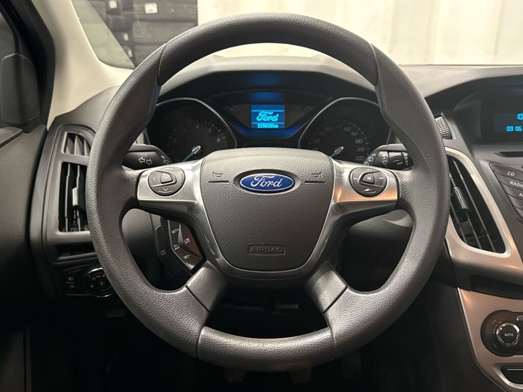Ford Focus 2013 Valkoinen