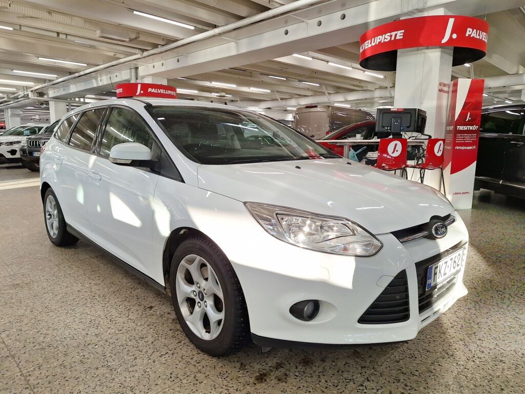 Ford Focus 2013 Valkoinen