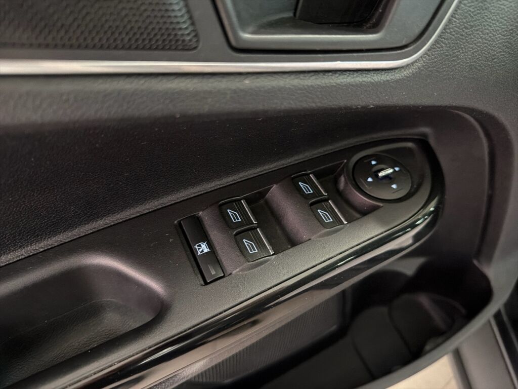 Ford B-Max 2013 Musta