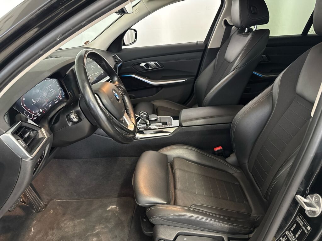 BMW 330 2021 Musta