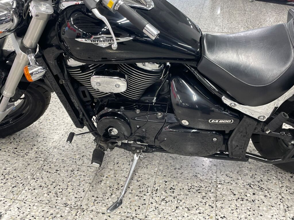 Suzuki INTRUDER 2005 Musta