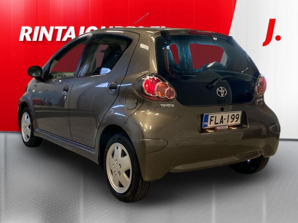Toyota AYGO 2013 Ruskea (beige)