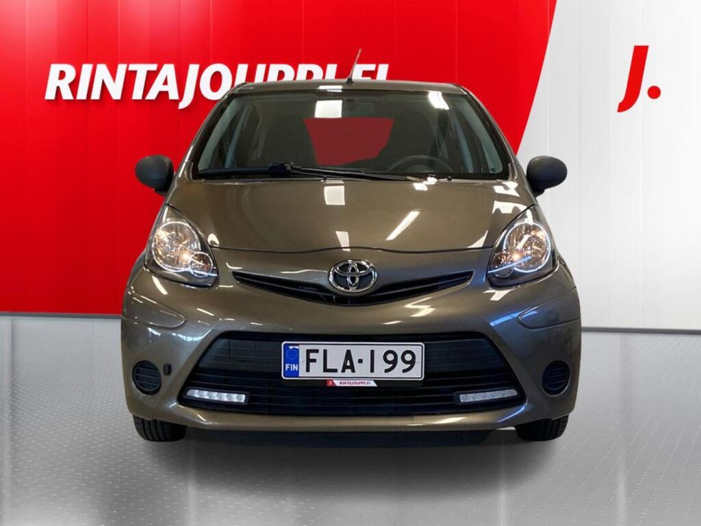 Toyota AYGO 2013 Ruskea (beige)