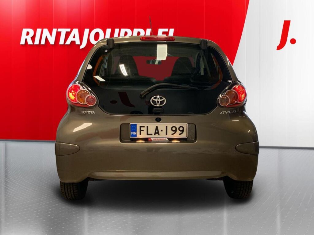 Toyota AYGO 2013 Ruskea (beige)