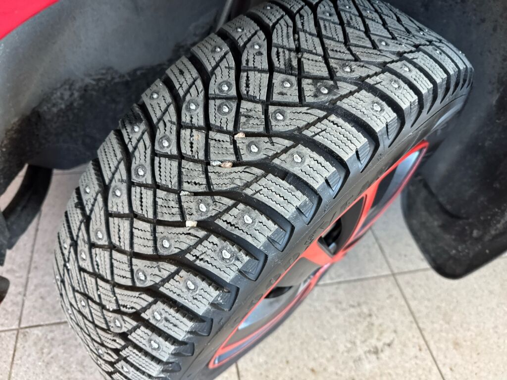 Volkswagen Caddy Maxi 2013 Punainen