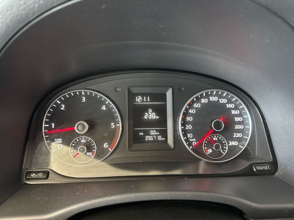 Volkswagen Caddy Maxi 2013 Punainen