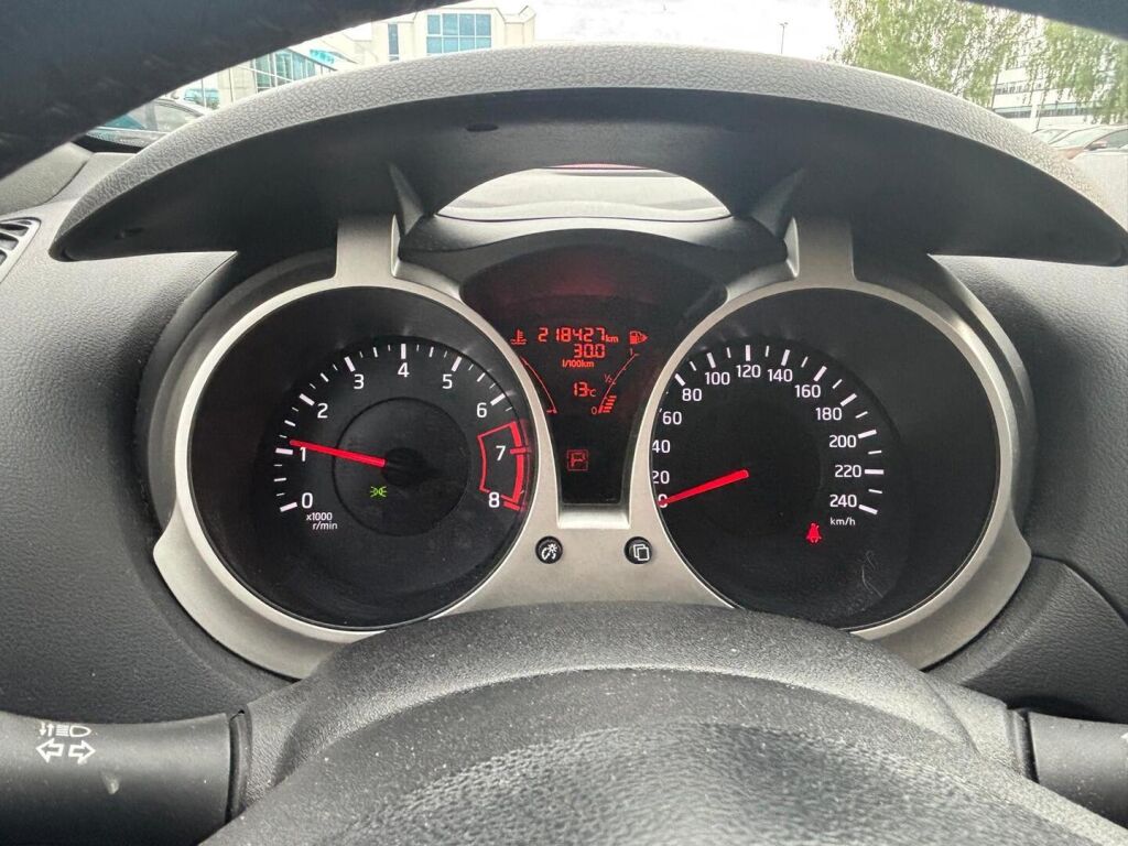 Nissan Juke 2013 Punainen