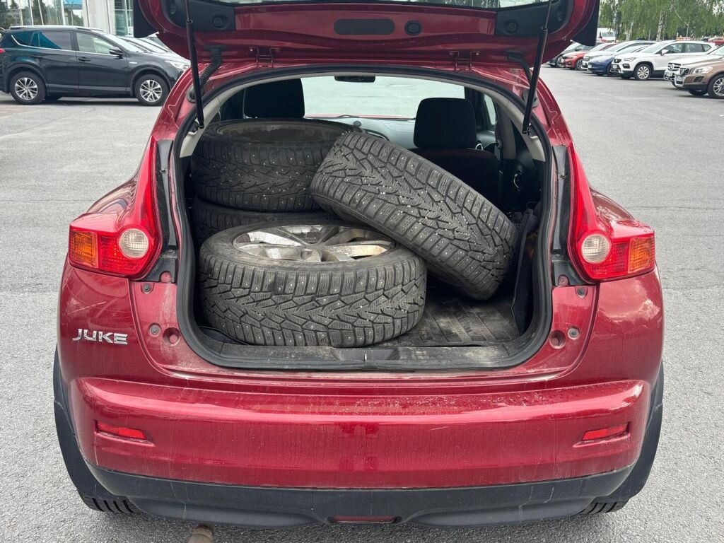 Nissan Juke 2013 Punainen