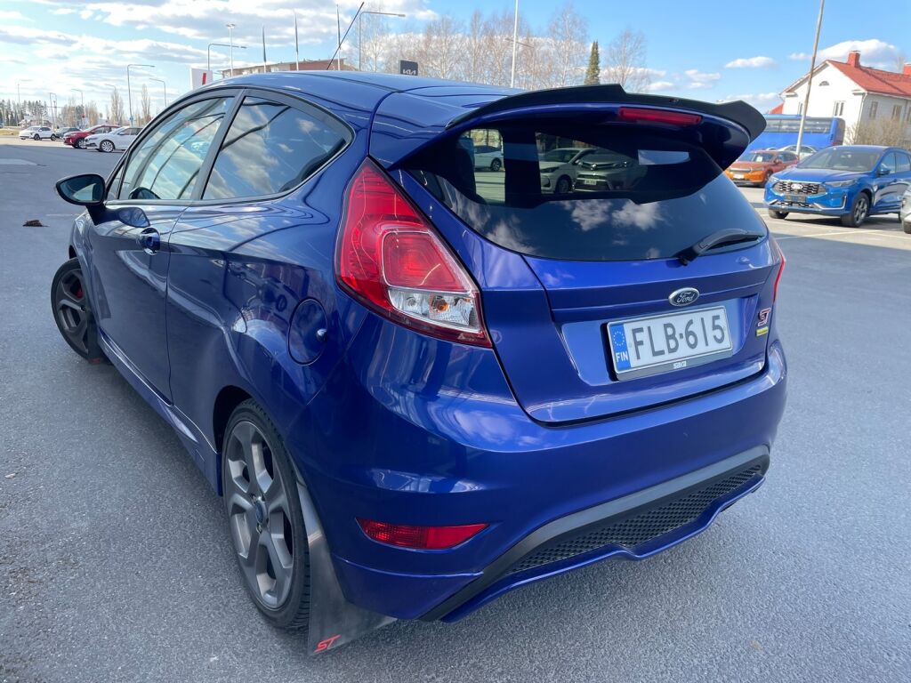 Ford Fiesta 2013 Sininen