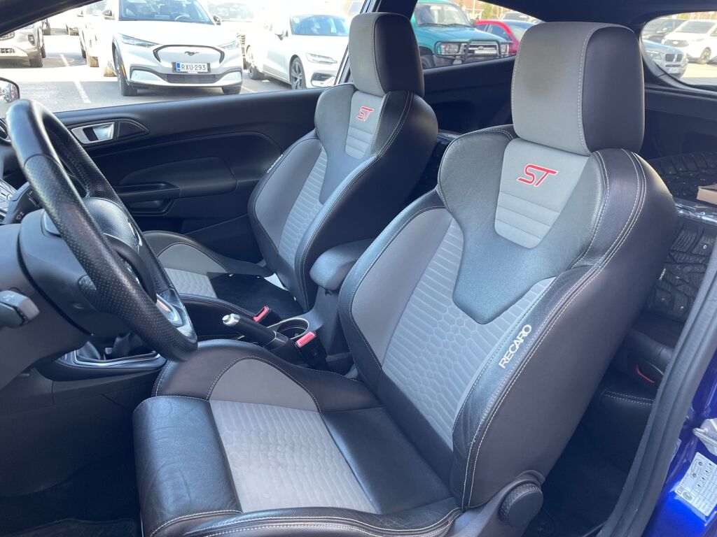 Ford Fiesta 2013 Sininen