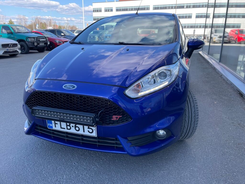 Ford Fiesta 2013 Sininen