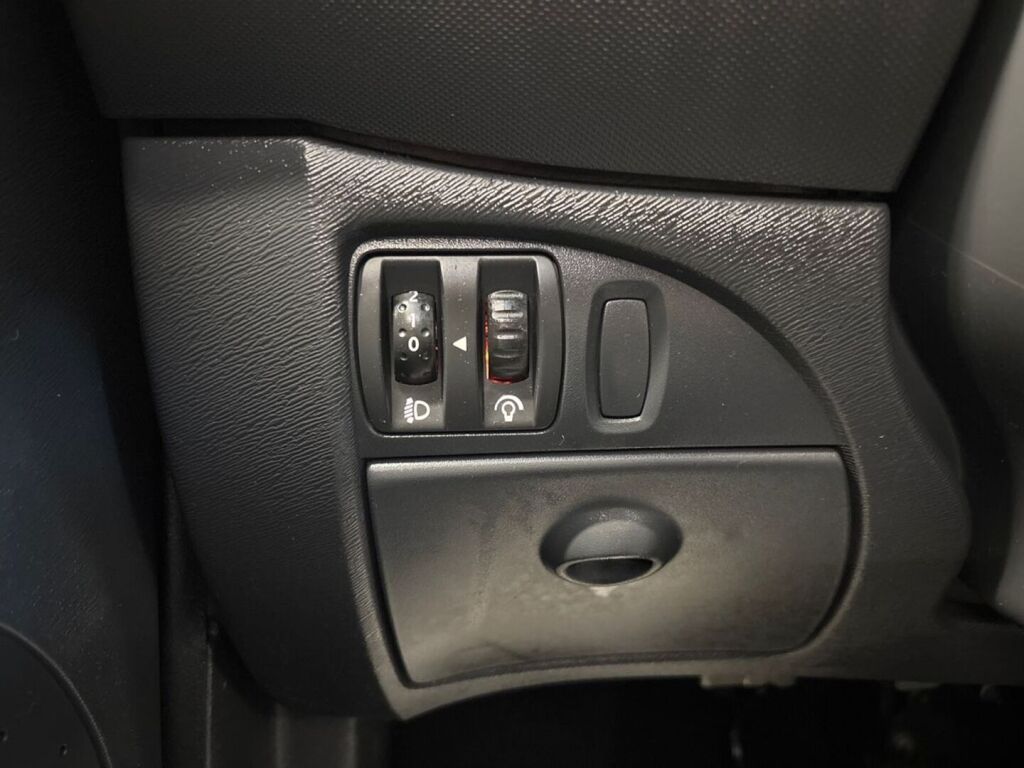 Renault Twingo 2013 Punainen