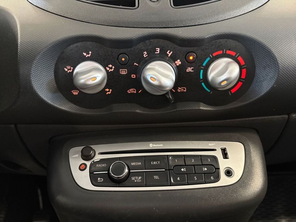Renault Twingo 2013 Punainen