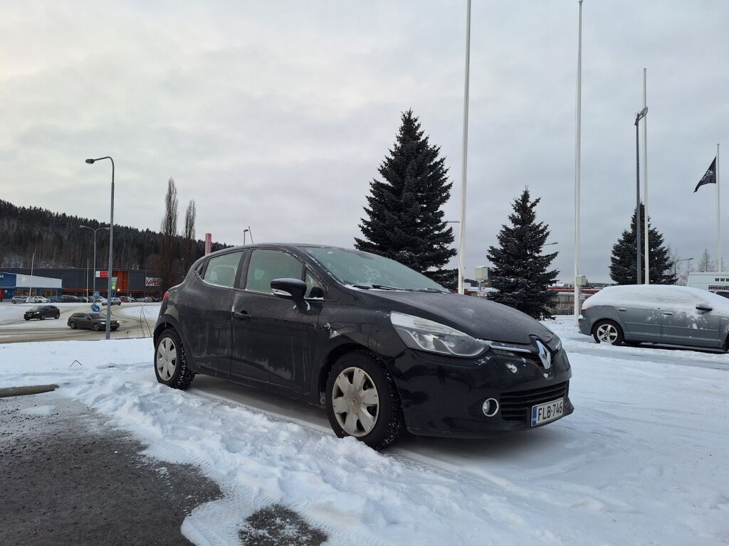 Renault Clio 2013 Musta