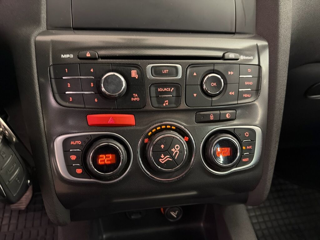 Citroen C4 2013 Punainen