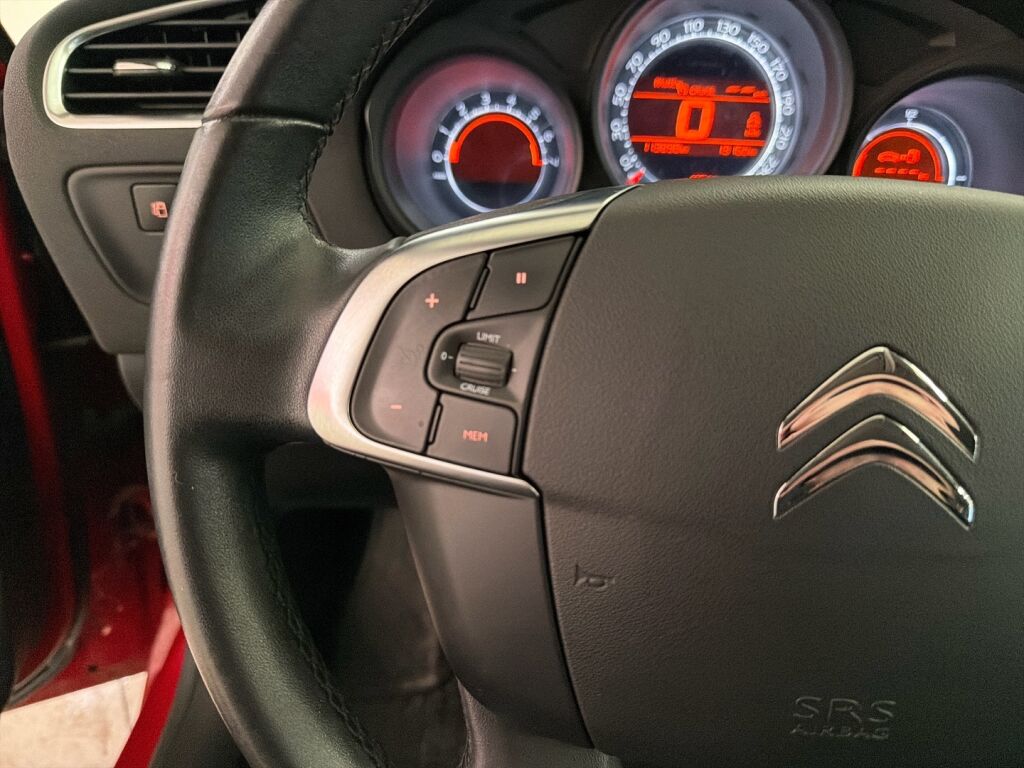 Citroen C4 2013 Punainen