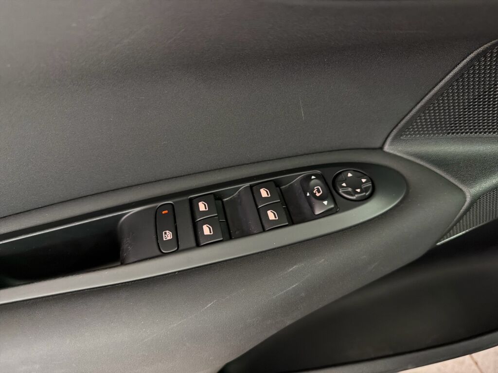 Citroen C4 2013 Punainen