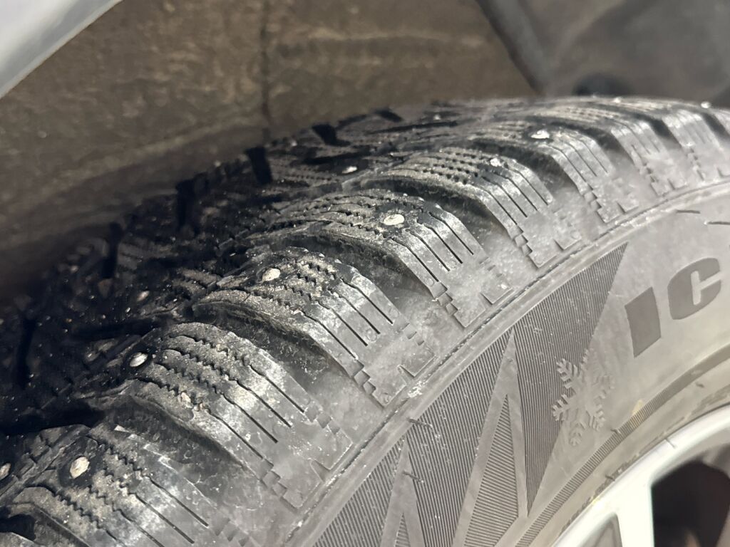 Toyota RAV4 2013 Musta