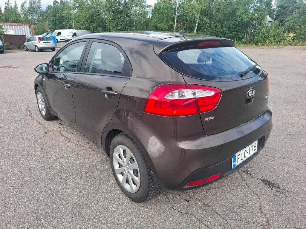 Kia Rio 2013 Ruskea (beige)