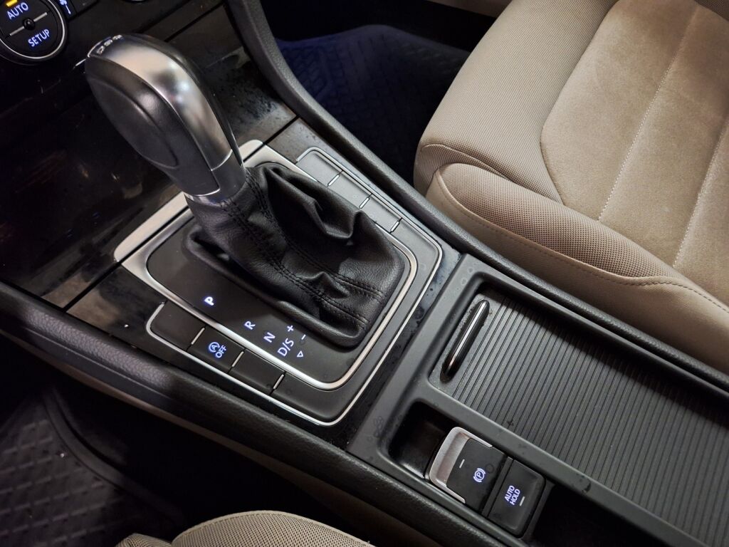 Volkswagen Golf 2013 Harmaa