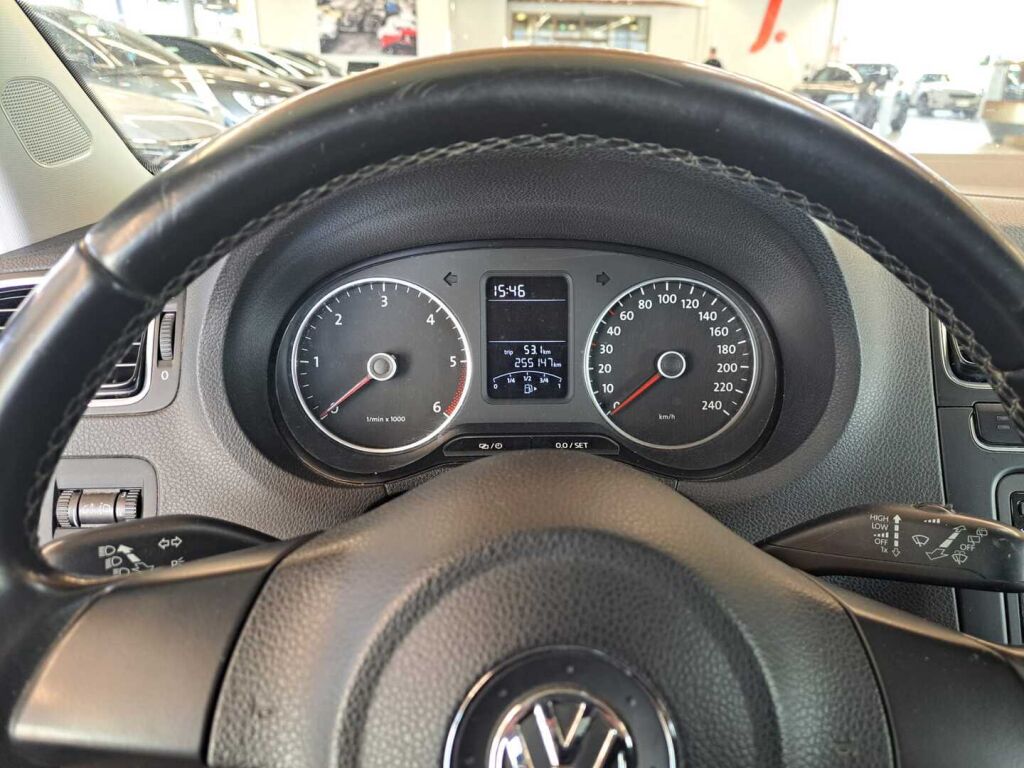 Volkswagen Polo 2013 Ruskea (beige)
