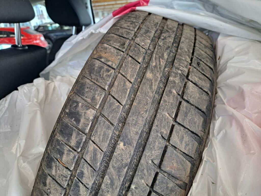 Volkswagen Polo 2013 Ruskea (beige)