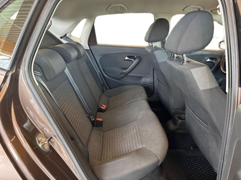 Volkswagen Polo 2013 Ruskea (beige)