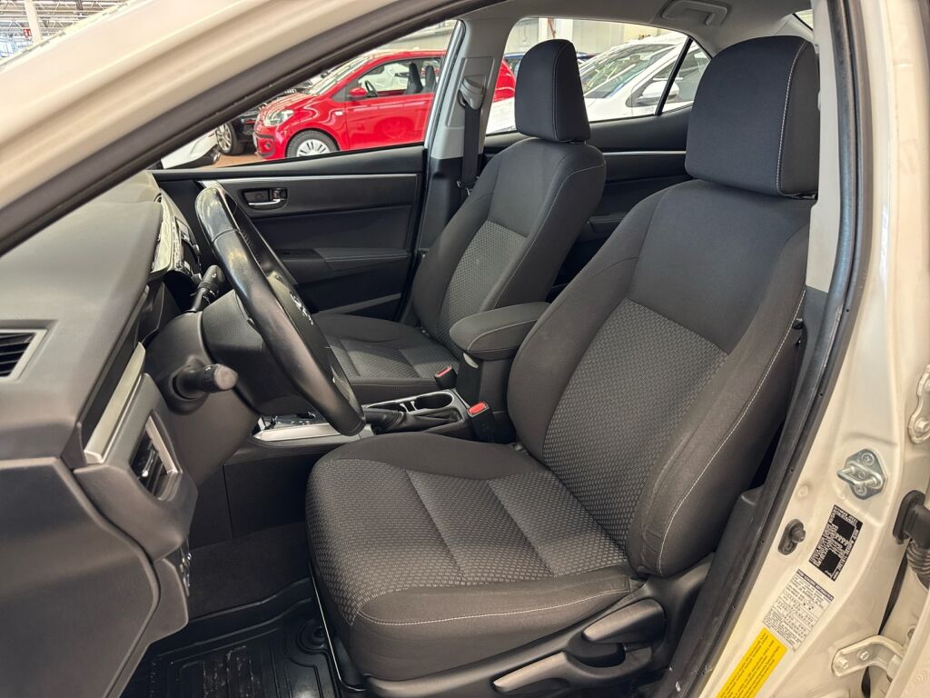 Toyota Corolla 2013 Valkoinen