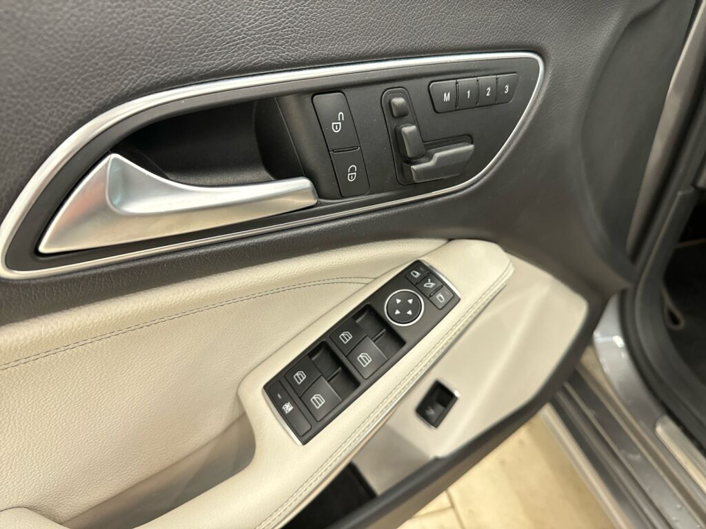 Mercedes-Benz CLA 2013 Harmaa
