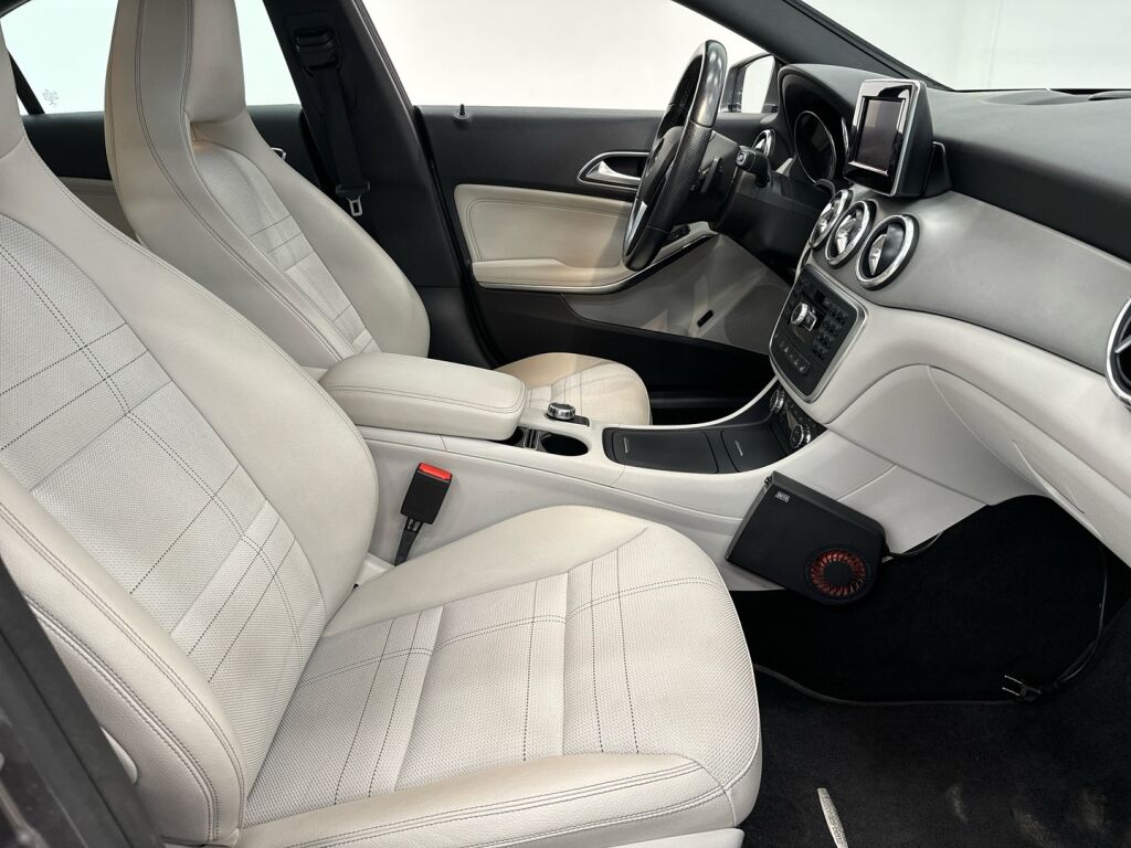 Mercedes-Benz CLA 2013 Harmaa